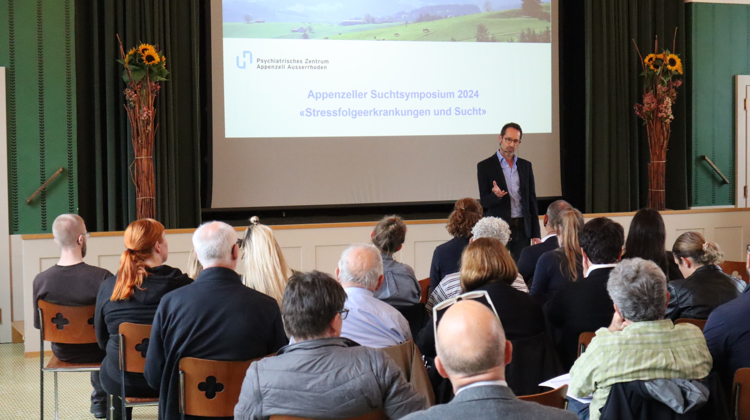 , R&uuml;ckblick auf das 19. Appenzeller Suchtsymposium: &bdquo;Stressfolgeerkrankungen und Sucht&ldquo;, Spitalverbund AR
